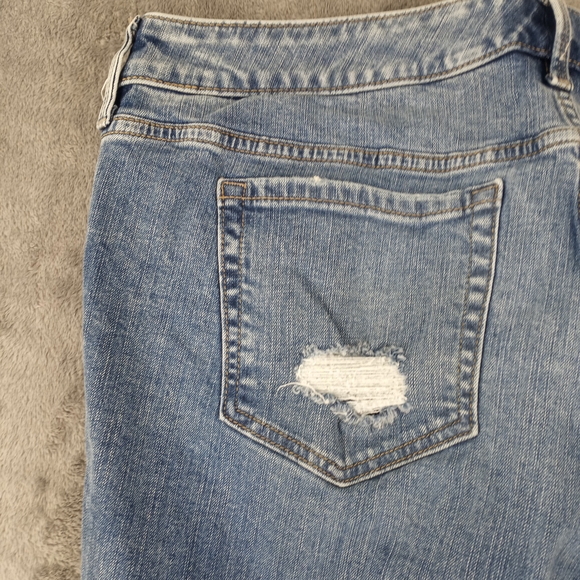 torrid Women's Light Wash Distressed Skinny Jeans Size 16R - Picture 6 of 16